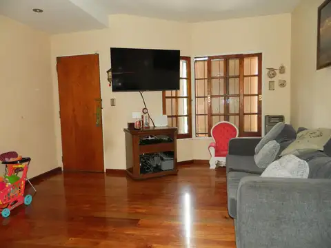 Depto Tipo Casa en Venta de 3 dormitorios