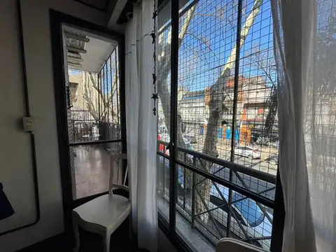 Avenida La Plata 2400 , Piso 1