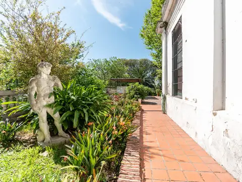 Casa 11 ambientes con 7 baños