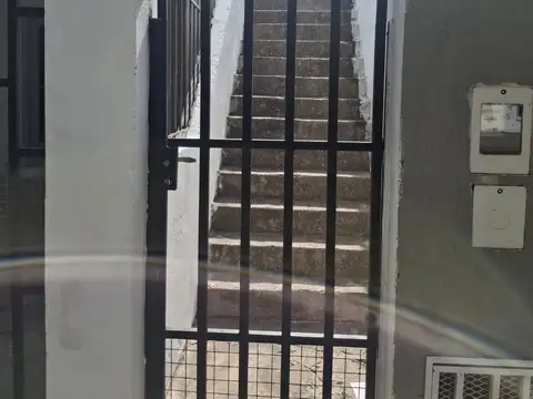 Departamento tipo casa en alquiler en Tiro Suizo