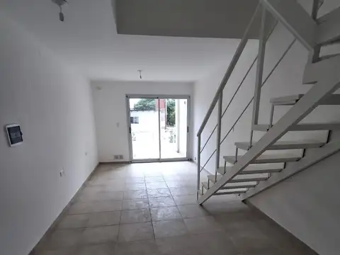 Nicolás Avellaneda 2300, Piso 1