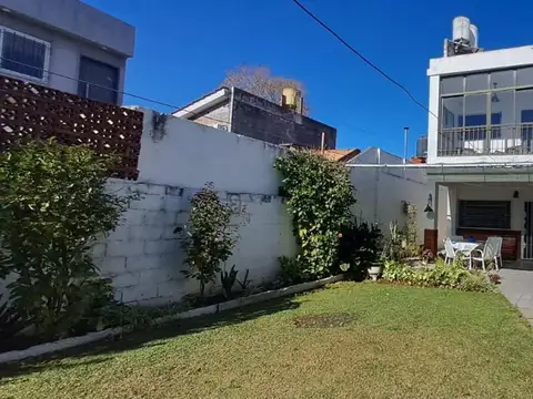 Depto Tipo Casa en Venta con 1 cocheras