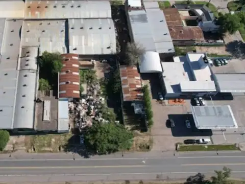 Galpon en Venta 410  mts Fondo