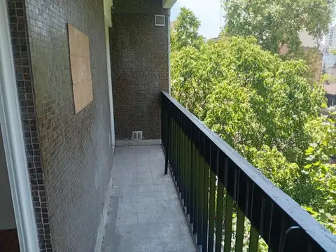 J.B.ALBERDI al 2300 3amb.