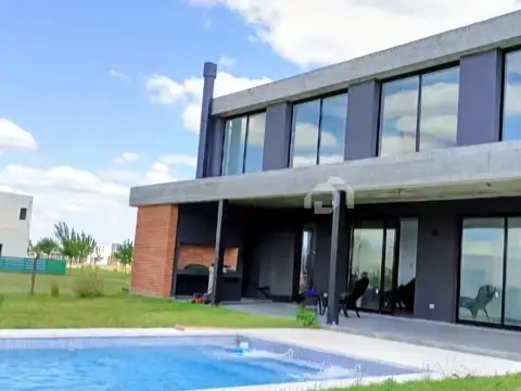 Casa en Venta en El Naudir, Escobar 100