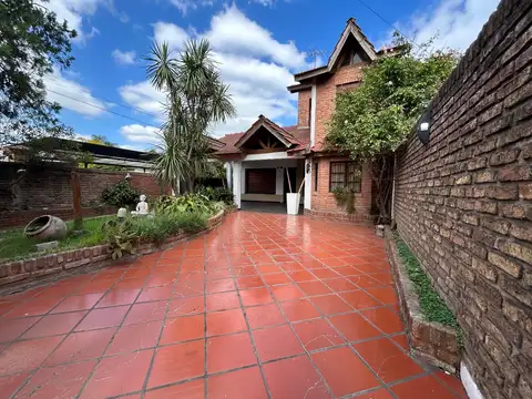 Juan J Castelli 2800