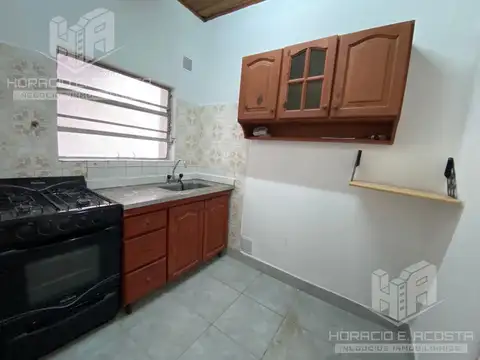 Depto Tipo Casa 2 ambientes con 1 baño