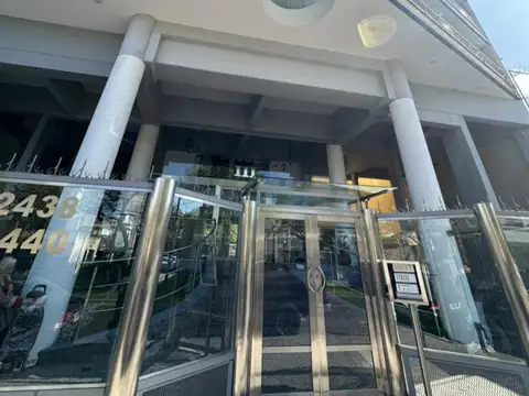Departamento de 3 ambientes en venta. Zona San Martin centro.