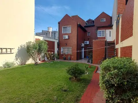 VENTA CASA 4 AMB COCHER JARDIN PARRILLA AVELLANEDA