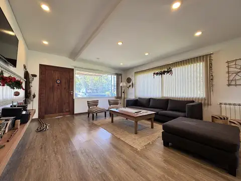 Casa 5 ambientes con 2 baños