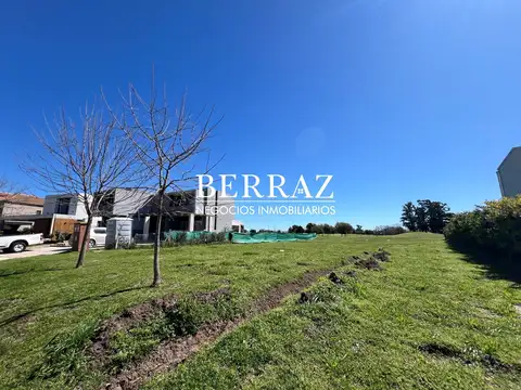 Lote en Venta de 1067 m2 Barrio El Trebol, Haras Santa María, Escobar