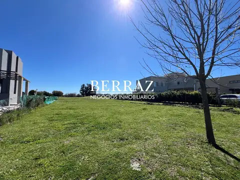 Lote en Venta de 1067 m2 Barrio El Trebol, Haras Santa María, Escobar