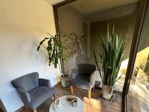 Departamento en Castelar con balcón y terraza privada