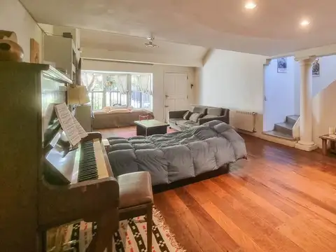 Venta casa 5 amb. con jardín y pileta en Beccar