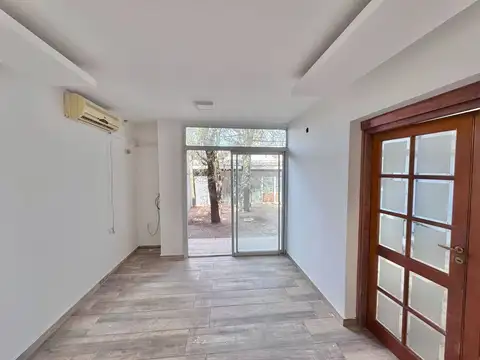 Casa 10 ambientes con 3 baños