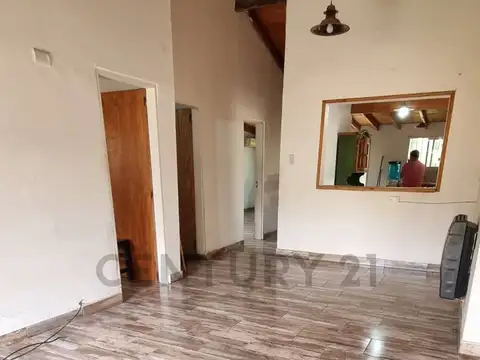 Casa 5 ambientes con 1 baño