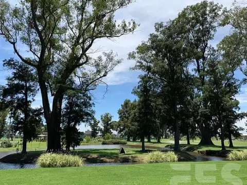 Lote a la Laguna Club de Campo San Lucas