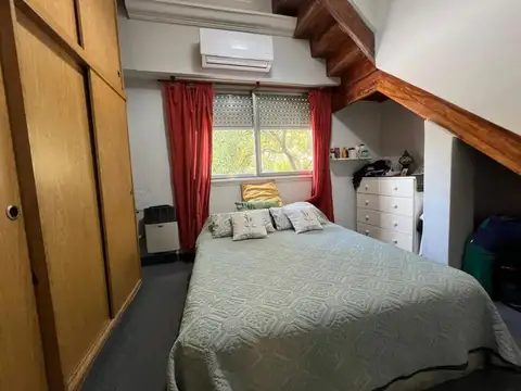 Depto Tipo Casa 4 ambientes con 2 baños