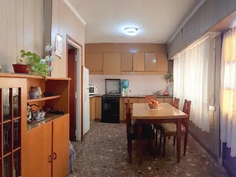 Chalet 4 amb. Planta Alta + 3 locales  - José Hernández y Gaboto