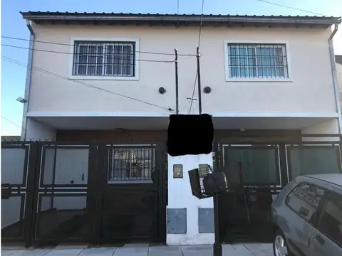 DUPLEX CON COCHERA AL FRENTE