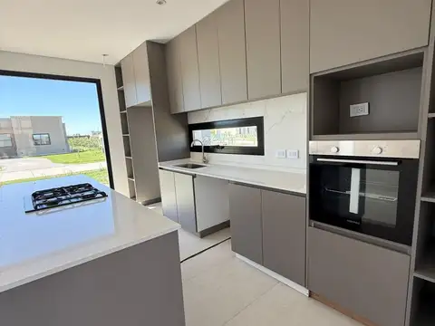 CASA EN ALQUILER 5 AMB BARRIO PRIVADO LA MAGDALENA CANNING