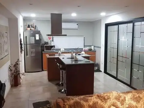 Casa 4 ambientes con 4 baños