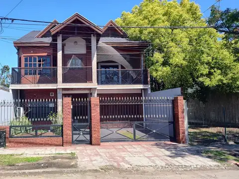 VENTA CASA TIPO CHALET 7 AMBIENTES EN BERAZATEGUI