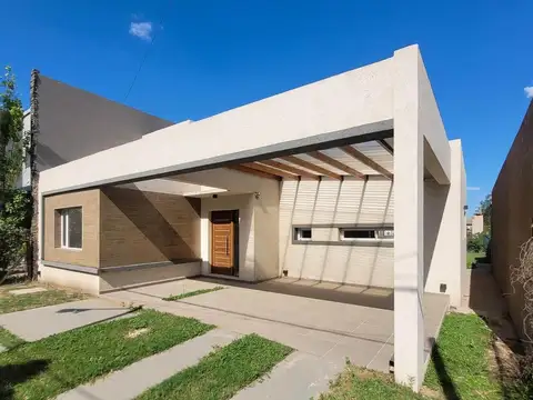 Casa en  tierra de sueños 2 roldan