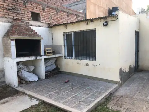VENTA CASA 3 DORMI CON PATIO CATRIEL RÍO NEGRO