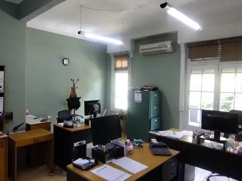 PISO UNICO 3 AMBIENTES AL FRENTE EN 1° PISO