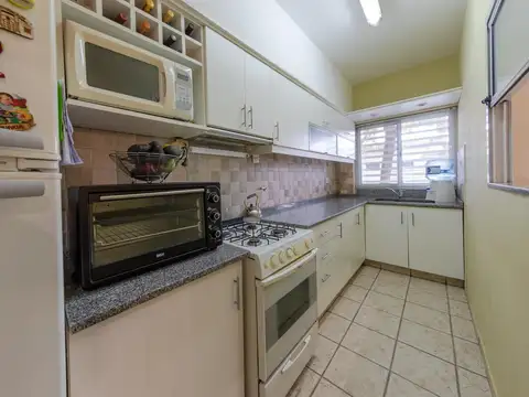EN VENTA -  CASA DE 3 DORMITORIOS CON TERRAZA Y COCHERA - ECHESORTU.