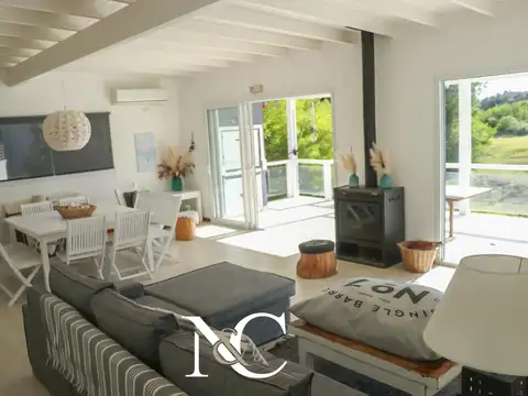 Casa 5 ambientes con 3 baños