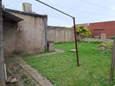 Calle 4 entre 77 y 78 2200