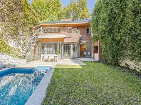 CASA – VENTA – 4 AMBIENTES – JARDIN - PILETA – COCHERA - VILLA ORTUZAR