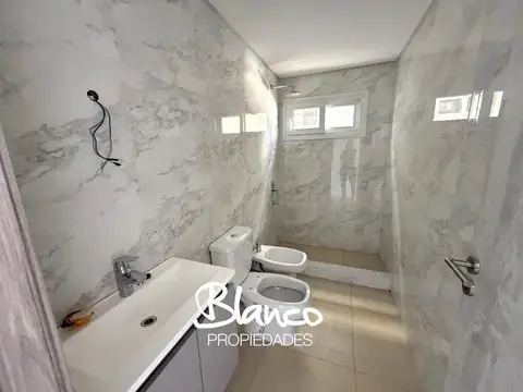 Departamento en Alquiler en La Lonja, USD 900