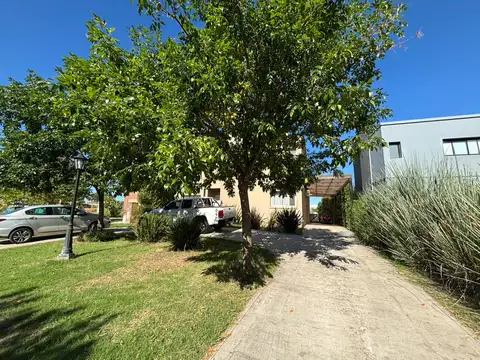 Venta Casa Barrio San Alfonso - Pilar del Este al 5500