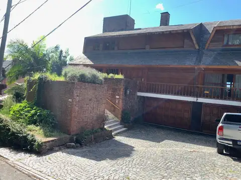 Casa en Venta con 6 cocheras