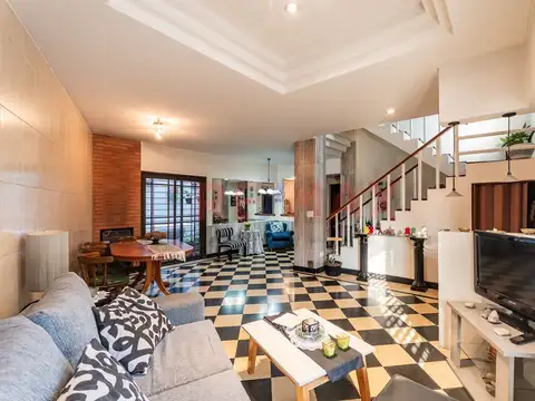 VENTA CASA 4 AMB BARRACAS PATIO Y PARRILLA