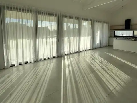 Casa en Venta en Belen De Escobar, USD 230.000