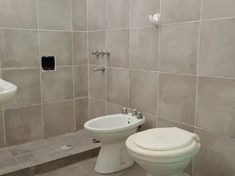 VENTA PH 2 DORM EN B° SAN VICENTE A REFACCIONAR