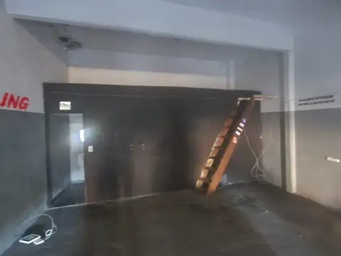 Local Comercial y Deposito c/ Oficinas en 2 plantas 475 m²- Lomas Del Mirador