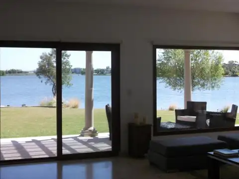 Casa 10 ambientes con 7 baños