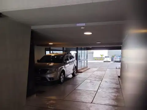 VENTA COCHERA CUBIERTA EN BELGRANO