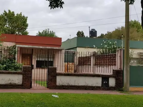 VENTA CASA 2 DORMITORIOS EN FISHERTON