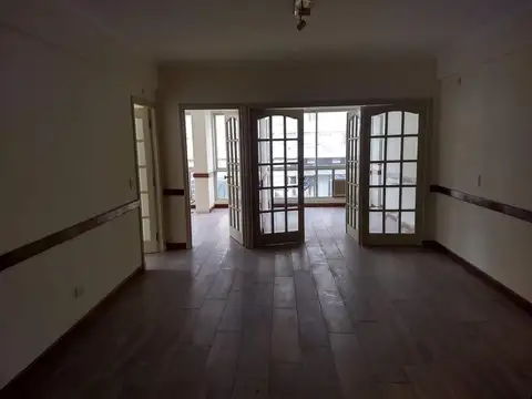 Bartolome Mitre al 900