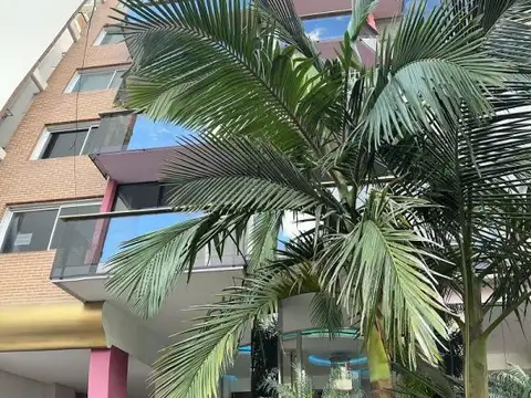 En edificio de categ 2 amb con 2 baños dormit en suite con vestidor