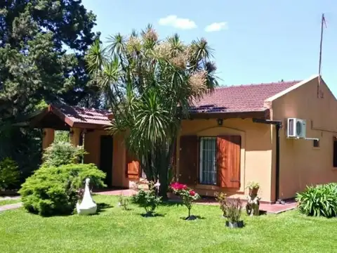 CASA QUINTA  en VENTA con PILETA -TORTUGUITAS