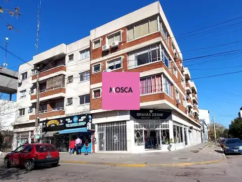 gran departamento con jardin de invierno . Moreno centro