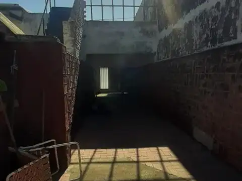 Casa en Alquiler con 4 cocheras