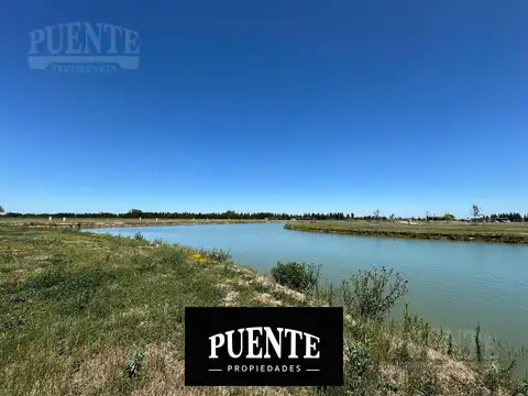 Las Victorias con Fondo al Lago